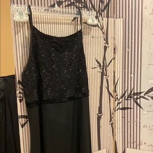Stunning Black Sleeveless Gown